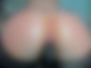 tykitaa's Live Sex Cam Show