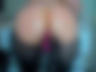 tykitaa's Live Sex Cam Show