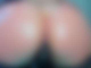 tykitaa's Live Sex Cam Show