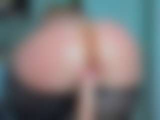 tykitaa's Live Sex Cam Show