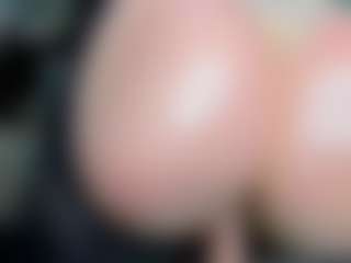 tykitaa's Live Sex Cam Show