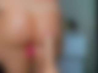 tykitaa's Live Sex Cam Show