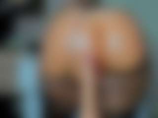 tykitaa's Live Sex Cam Show