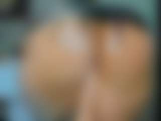 tykitaa's Live Sex Cam Show
