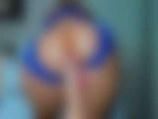 tykitaa's Live Sex Cam Show