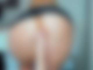 tykitaa's Live Sex Cam Show