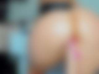 tykitaa's Live Sex Cam Show
