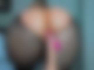 tykitaa's Live Sex Cam Show