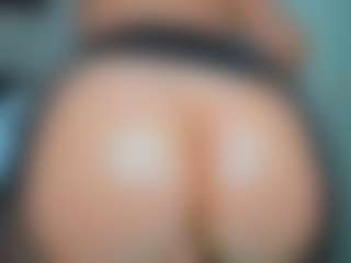 tykitaa's Live Sex Cam Show