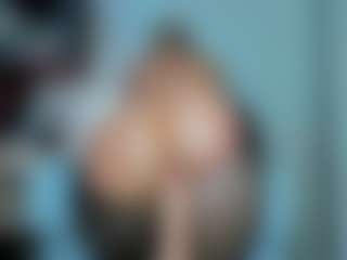 tykitaa's Live Sex Cam Show