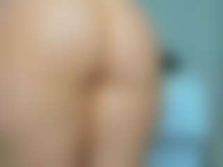 tykitaa's Live Sex Cam Show