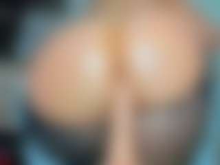 tykitaa's Live Sex Cam Show