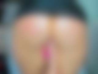 tykitaa's Live Sex Cam Show