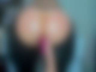 tykitaa's Live Sex Cam Show