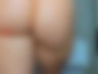 tykitaa's Live Sex Cam Show