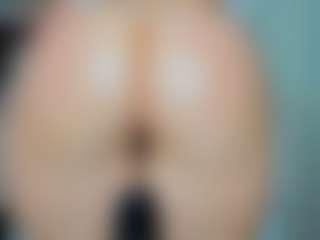 tykitaa's Live Sex Cam Show