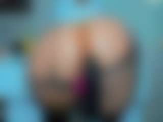 tykitaa's Live Sex Cam Show