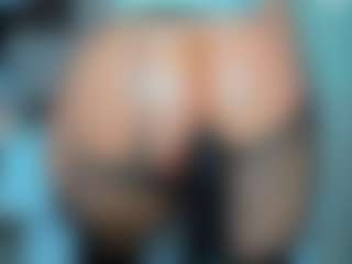tykitaa's Live Sex Cam Show
