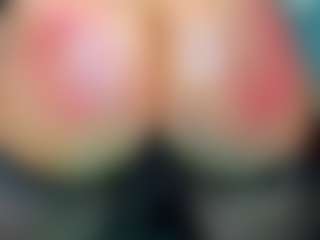 tykitaa's Live Sex Cam Show
