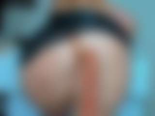 tykitaa's Live Sex Cam Show