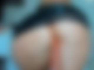 tykitaa's Live Sex Cam Show
