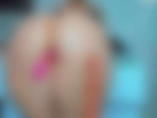 tykitaa's Live Sex Cam Show