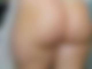 tykitaa's Live Sex Cam Show