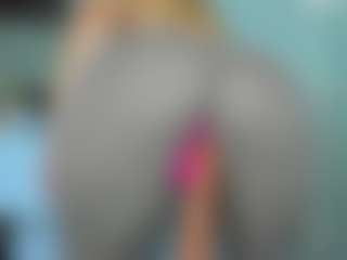 tykitaa's Live Sex Cam Show