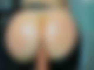 tykitaa's Live Sex Cam Show