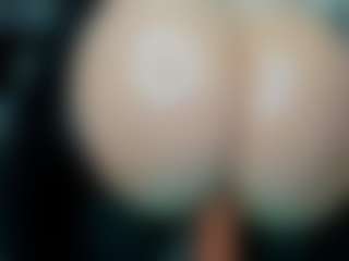 tykitaa's Live Sex Cam Show