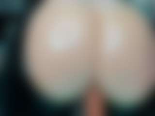 tykitaa's Live Sex Cam Show