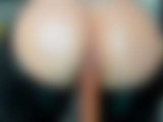 tykitaa's Live Sex Cam Show