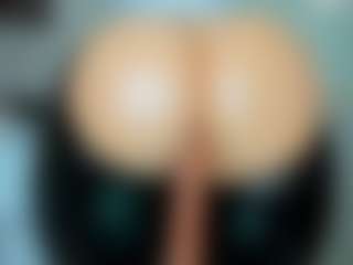 tykitaa's Live Sex Cam Show
