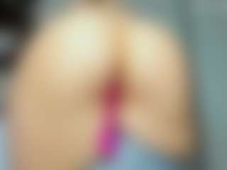 tykitaa's Live Sex Cam Show