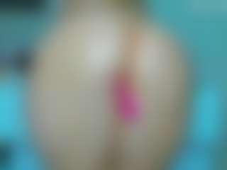 tykitaa's Live Sex Cam Show