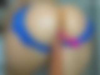 tykitaa's Live Sex Cam Show