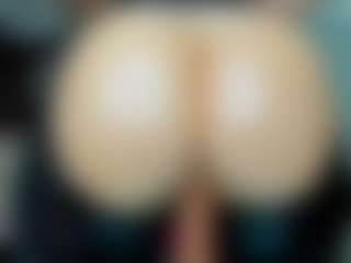 tykitaa's Live Sex Cam Show