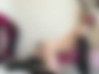 bratzdollchloe's Live Sex Cam Show