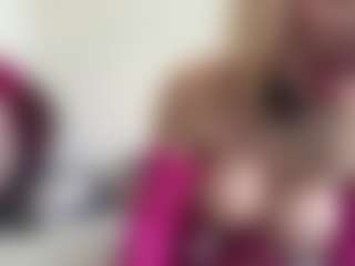 bratzdollchloe's Live Sex Cam Show