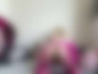 bratzdollchloe's Live Sex Cam Show
