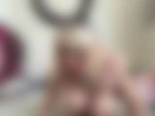 bratzdollchloe's Live Sex Cam Show