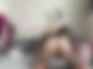 bratzdollchloe's Live Sex Cam Show