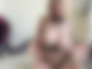 bratzdollchloe's Live Sex Cam Show