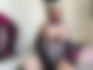 bratzdollchloe's Live Sex Cam Show
