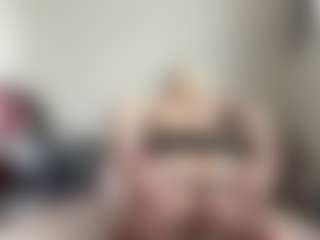 bratzdollchloe's Live Sex Cam Show