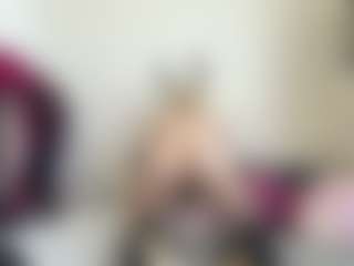 bratzdollchloe's Live Sex Cam Show