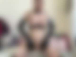 bratzdollchloe's Live Sex Cam Show