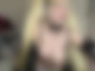 bratzdollchloe's Live Sex Cam Show