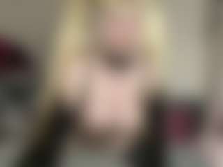 bratzdollchloe's Live Sex Cam Show