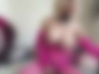 bratzdollchloe's Live Sex Cam Show